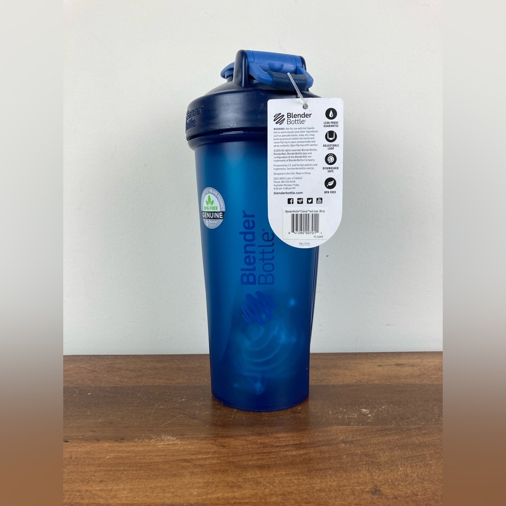 Blender Bottle Classic Navy Blue 28 Fluid Ounces Shaker Bottle Brand New